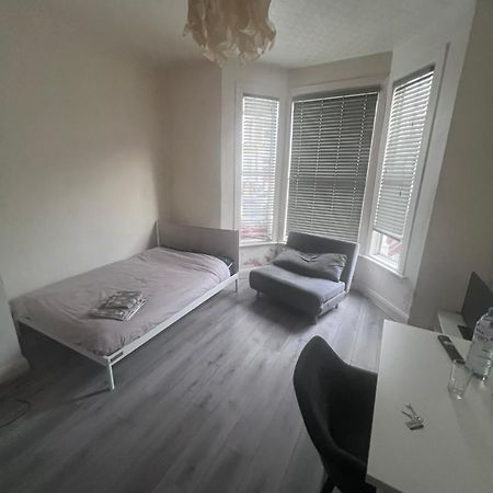Relaxing&Cozy Room London Bagian luar foto