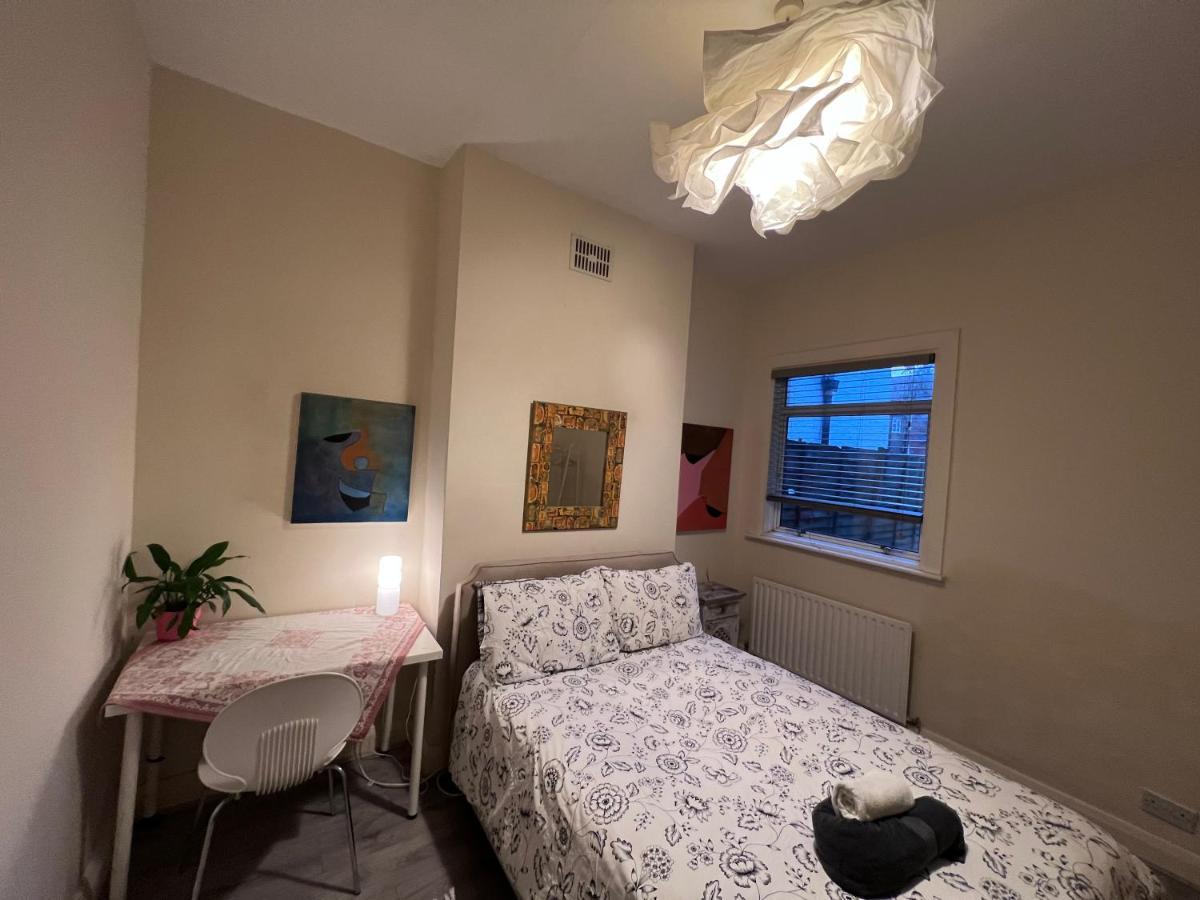 Relaxing&Cozy Room London Bagian luar foto